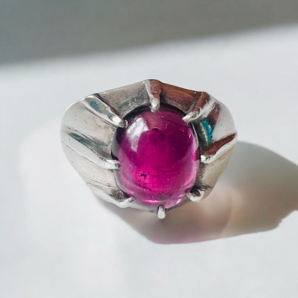 Vintage Garnet Silver Ring